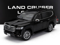 Modellino in scala Toyota Land Cruiser nero di Vroomi, replica in metallo pressofuso dettagliata con cerchi cromati