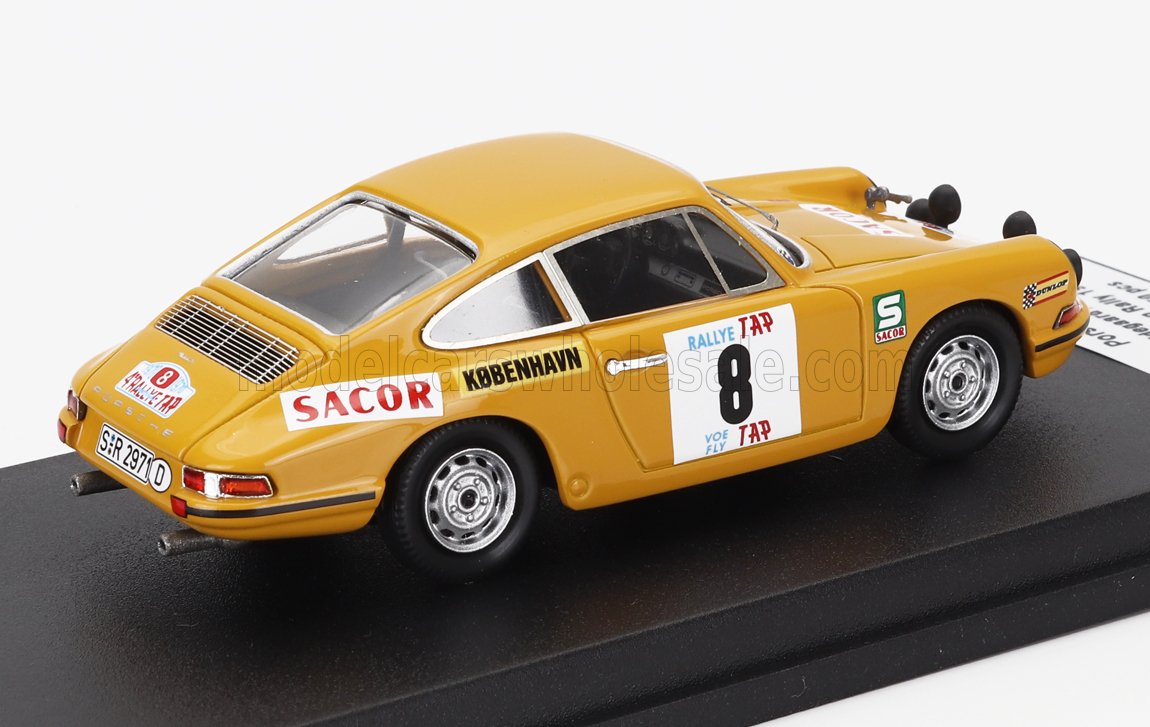 PORSCHE | 911S COUPE (night version) N 8 3rd RALLY TAP 1970 BJORN WALDEGAARD - HANS THORSZELIUS