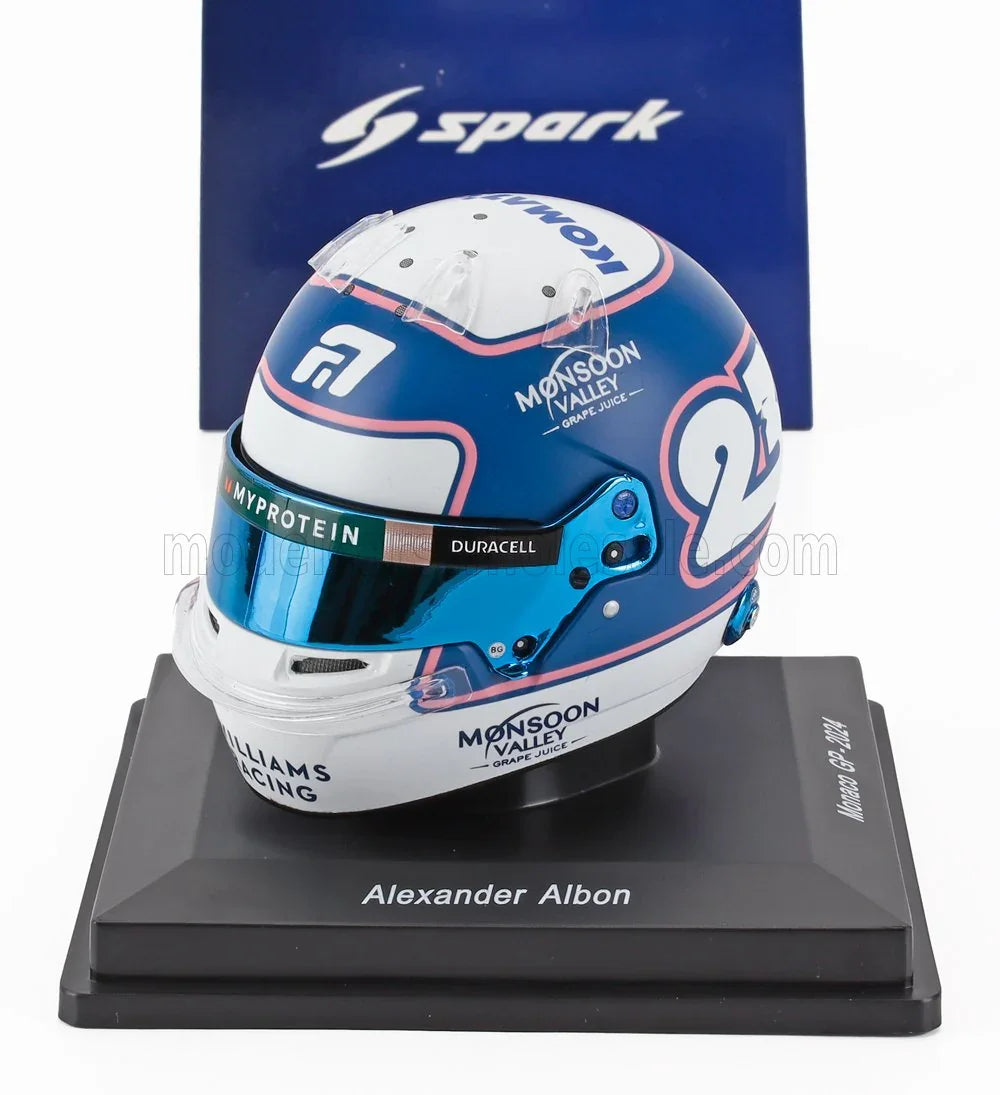Fotos: el llamativo casco de oso panda de Albon para el GP de China Fotos: el llamativo casco de oso panda de Albon para el GP de China