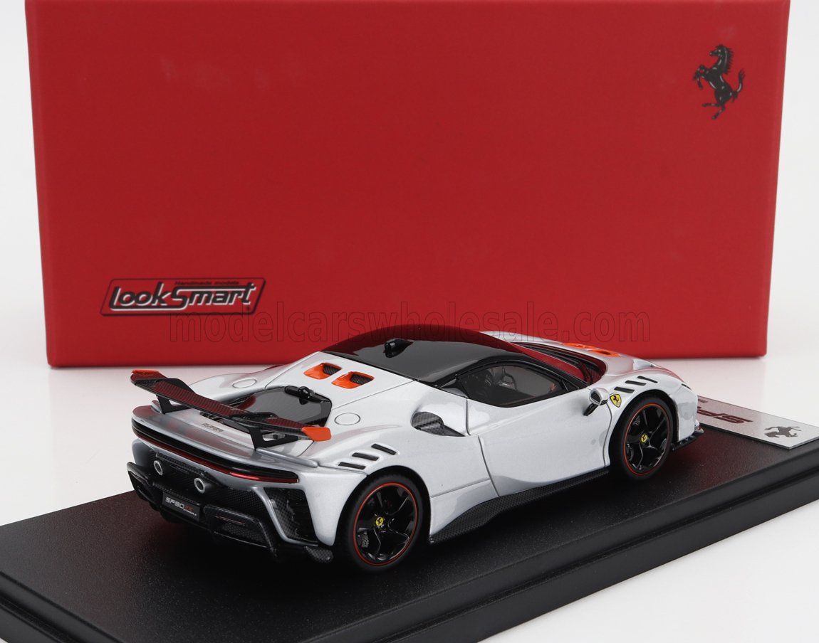 FERRARI | SF90 XX STRADALE 2024 | BIANCO ARTICO - MET ORANGE BLACK
