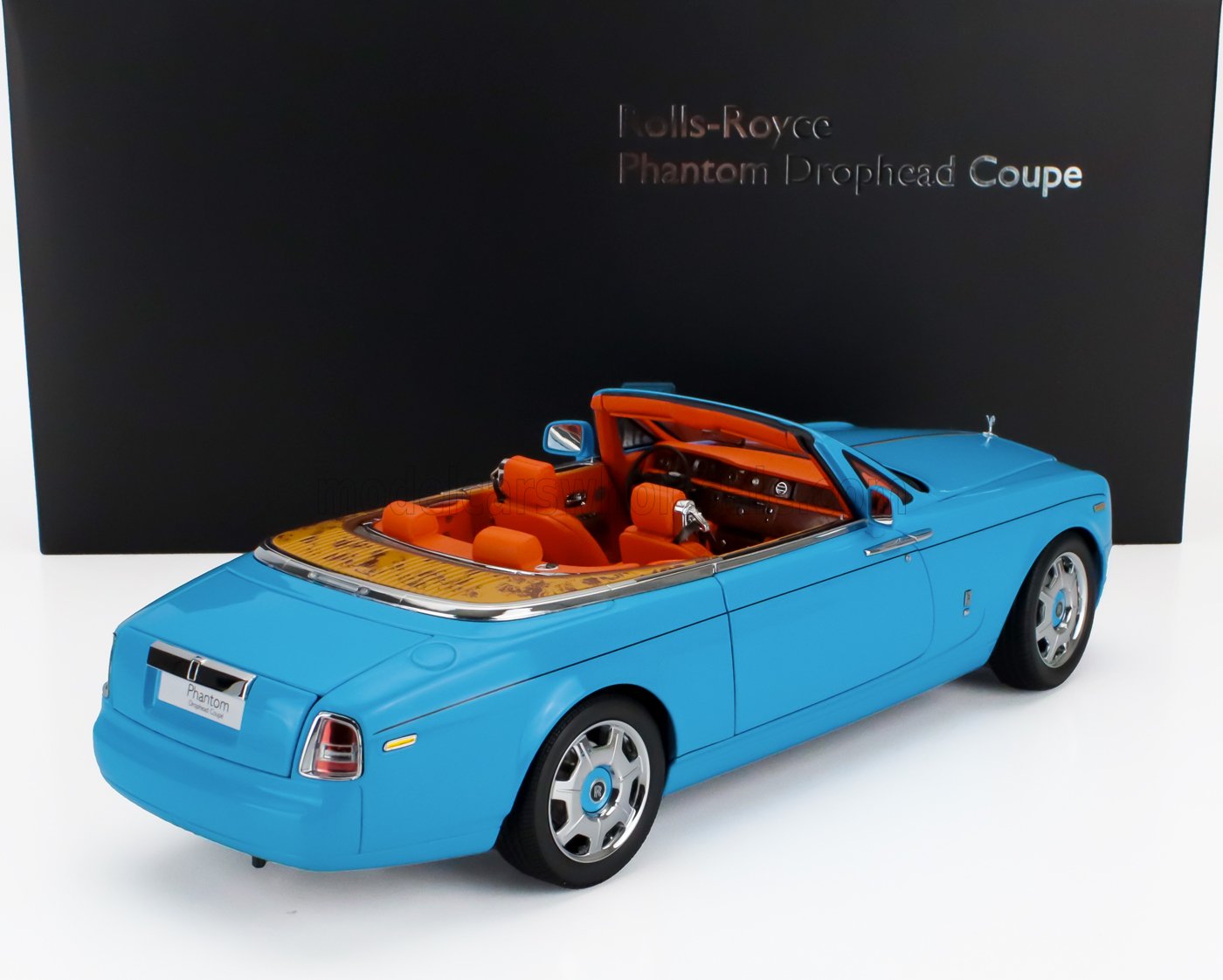ROLLS ROYCE - PHANTOM DROPHEAD CABRIOLET 2-DOOR 2013 - LIGHT BLUE