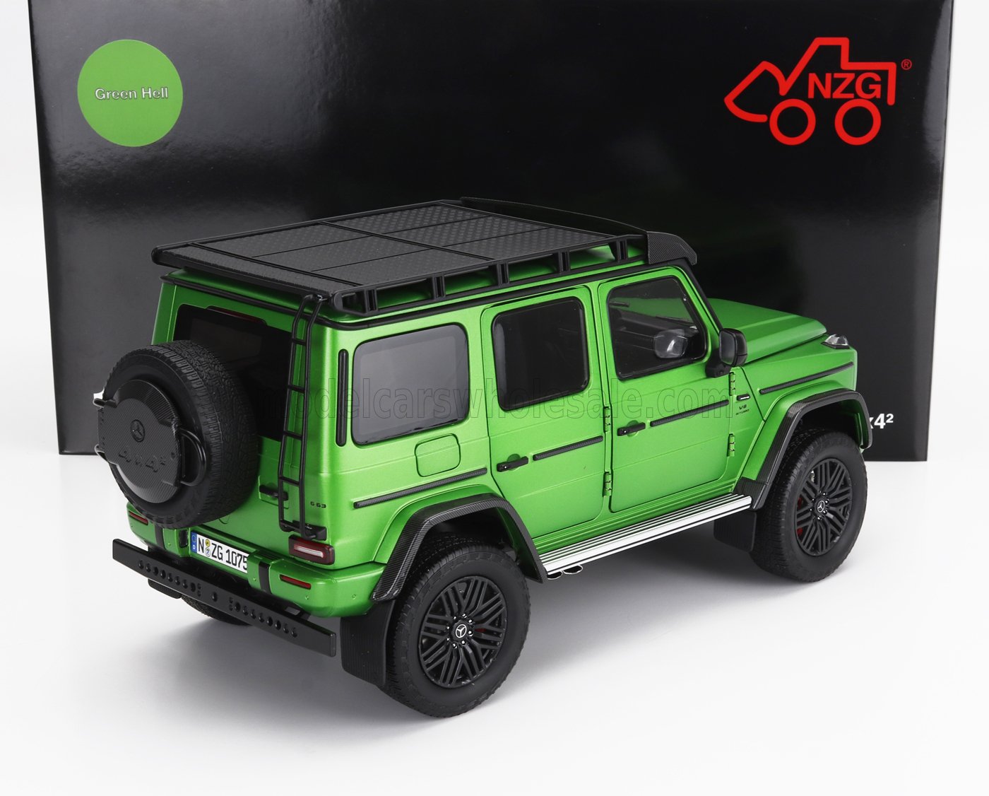 MERCEDES BENZ - CLASE G G63 4x4 AMG 2023 - HELL GREEN MAGNO Maqueta de coche en Vroomi