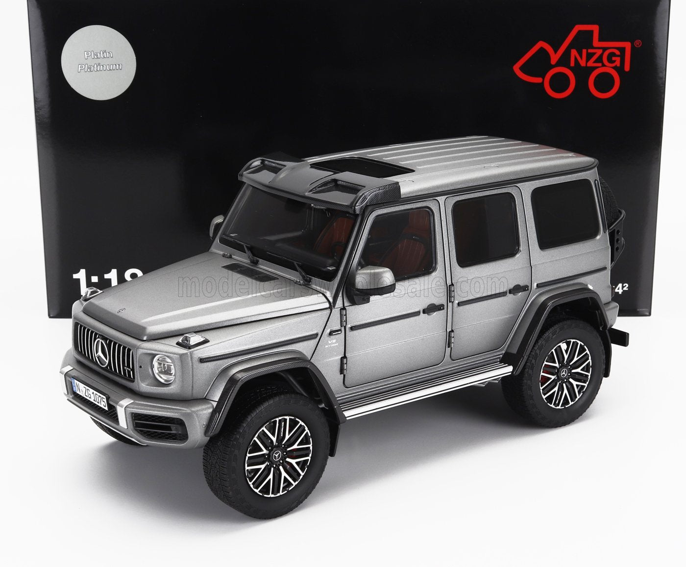 MERCEDES-BENZ - G-KLASSE G63 4x4 AMG 2023 - PLATIN MAGNO GREY Schaalmodel op Vroomi