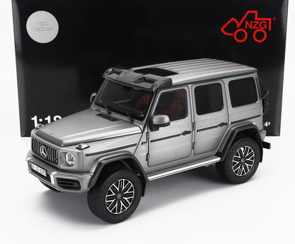 MERCEDES-BENZ - G-KLASSE G63 4x4 AMG 2023 - PLATIN MAGNO GREY Schaalmodel op Vroomi