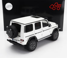 MERCEDES BENZ - CLASE G G63 4x4 AMG 2023 - BLANCO OPALITA. Maqueta de coche en Vroomi