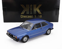 Modellino in scala 1:18 blu di KK Scale, replica in metallo pressofuso presentata con il marchio Vroomi