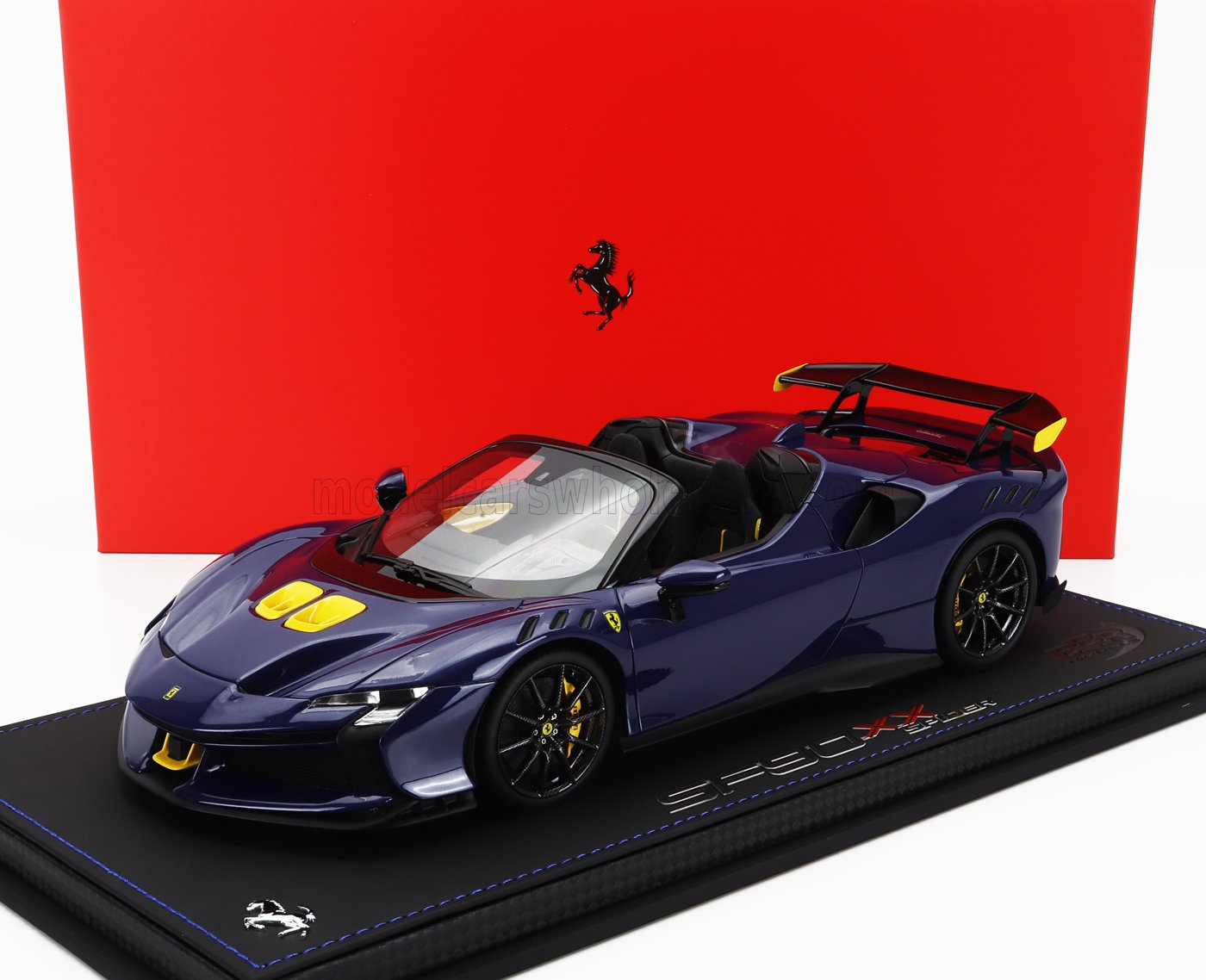FERRARI | SF90 XX STRADALE SPIDER 2024 - CON VETRINA - WITH SHOWCASE