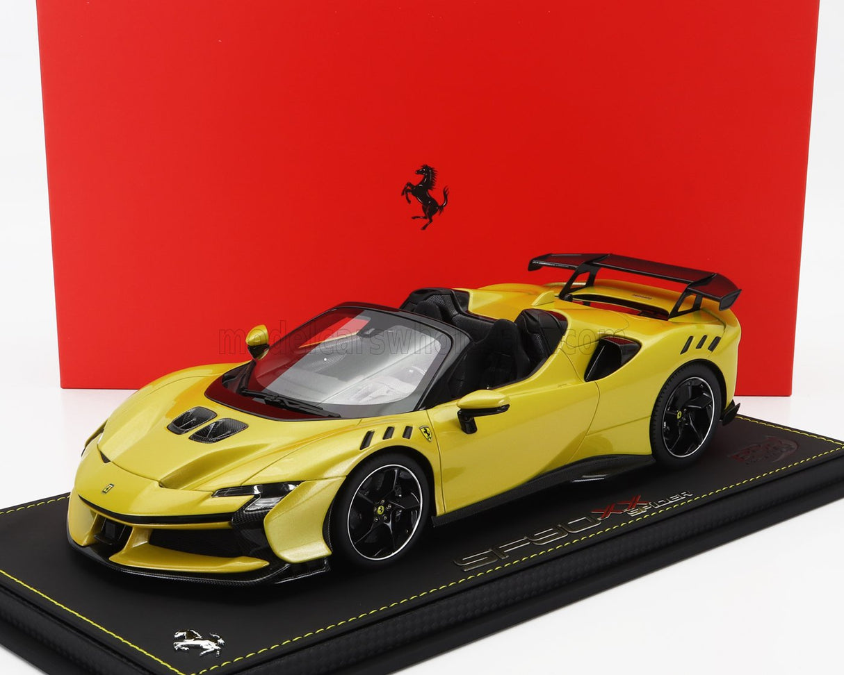 FERRARI | SF90 XX STRADALE SPIDER 2024 - CON VETRINA - WITH SHOWCASE