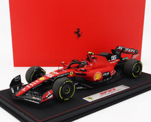FERRARI | F1  SF-23 TEAM SCUDERIA FERRARI N 55 BELGIUM SPA GP 2023 CARLOS SAINZ - CON VETRINA - WITH SHOWCASE
