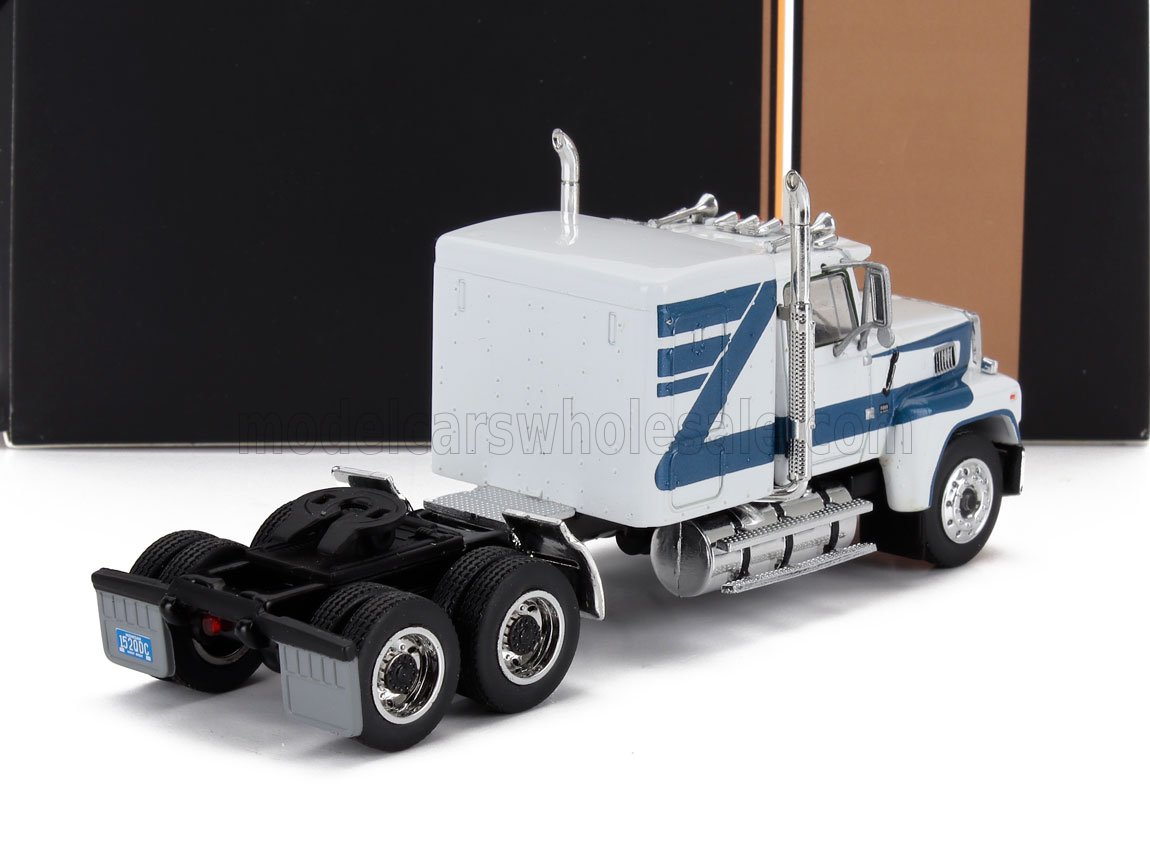 Ford LTL 9000 Tractor Truck 1978 IXO Models 1:64 scale model - image 2