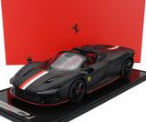 FERRARI | DAYTONA SP3 SERIE ICONA TETTO APERTO PRINCIPATO DI MONACO LIVREA N 16 AUTO PERSONALE CHARLES LECLERC 2022 - CON VETRINA - CON VETRINA
