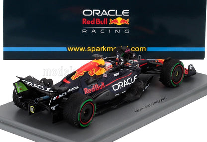 Oracle Red Bull Racing F1 scale model car by Vroomi, Max Verstappen 1/18 replica with detailed livery
