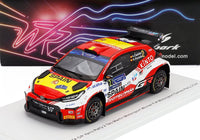 Coche a escala Toyota GR Yaris Rally 2 de Vroomi, con decoración de España y detalles de los FIA Motorsport Games 2024
