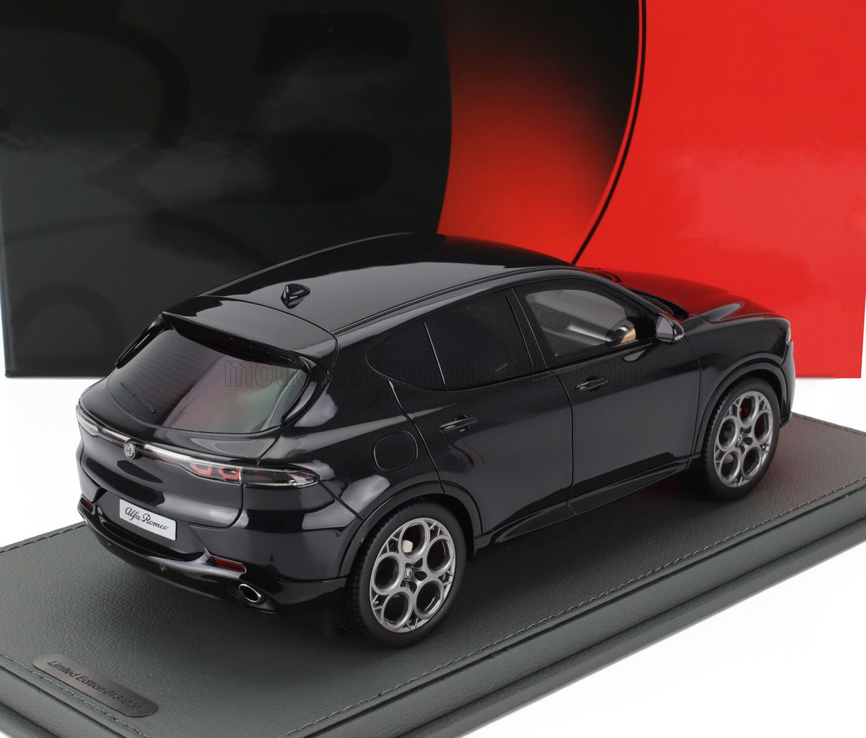 ALFA ROMEO | TONALE VELOCE PLUG-IN HYBRID 2023 - CON VETRINA - WITH SHOWCASE