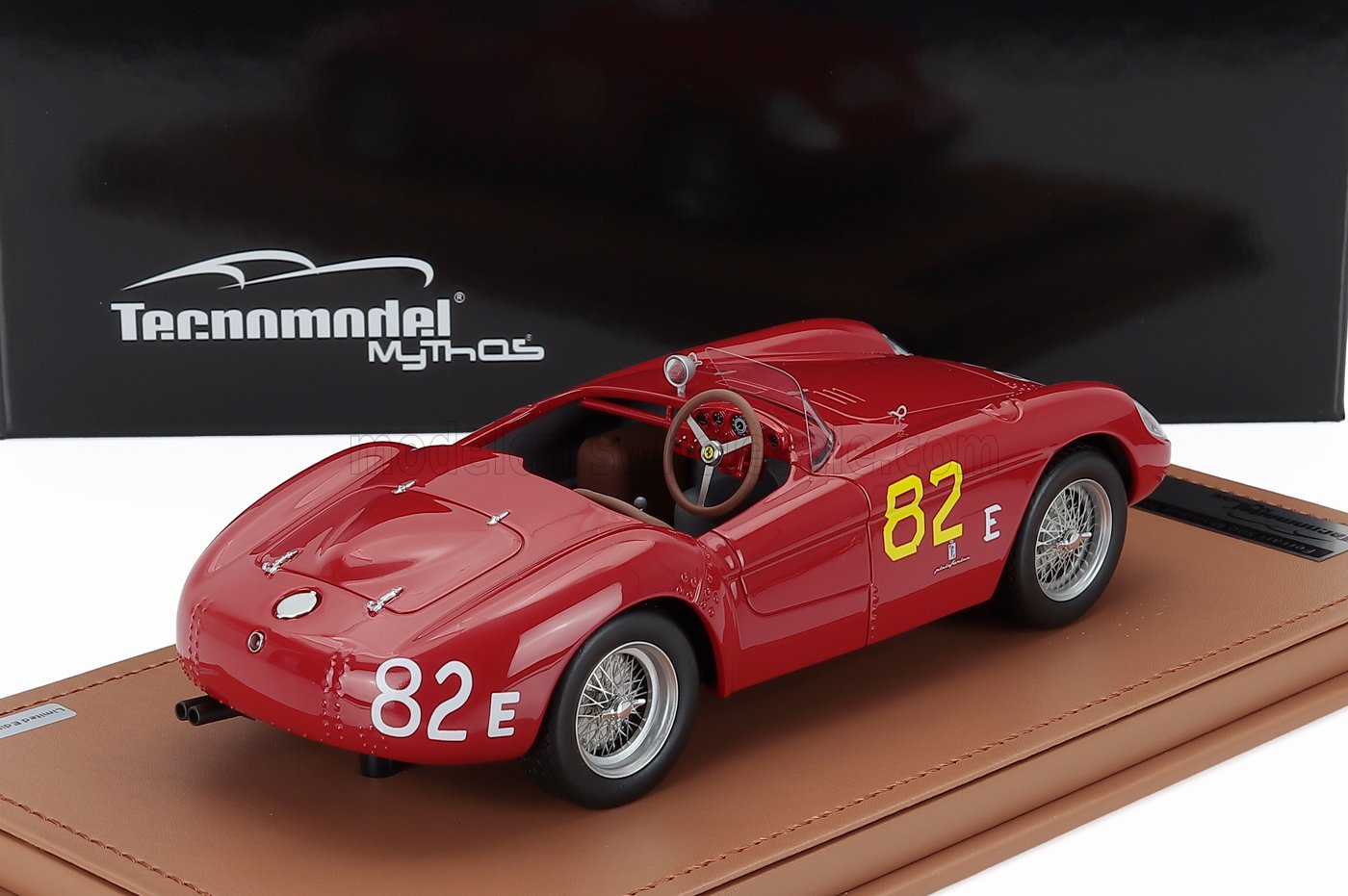 Rode Tecnomodel klassieke raceauto op schaal 1: Tecnomodel met nummer 82, verzamelmodel online verkrijgbaar