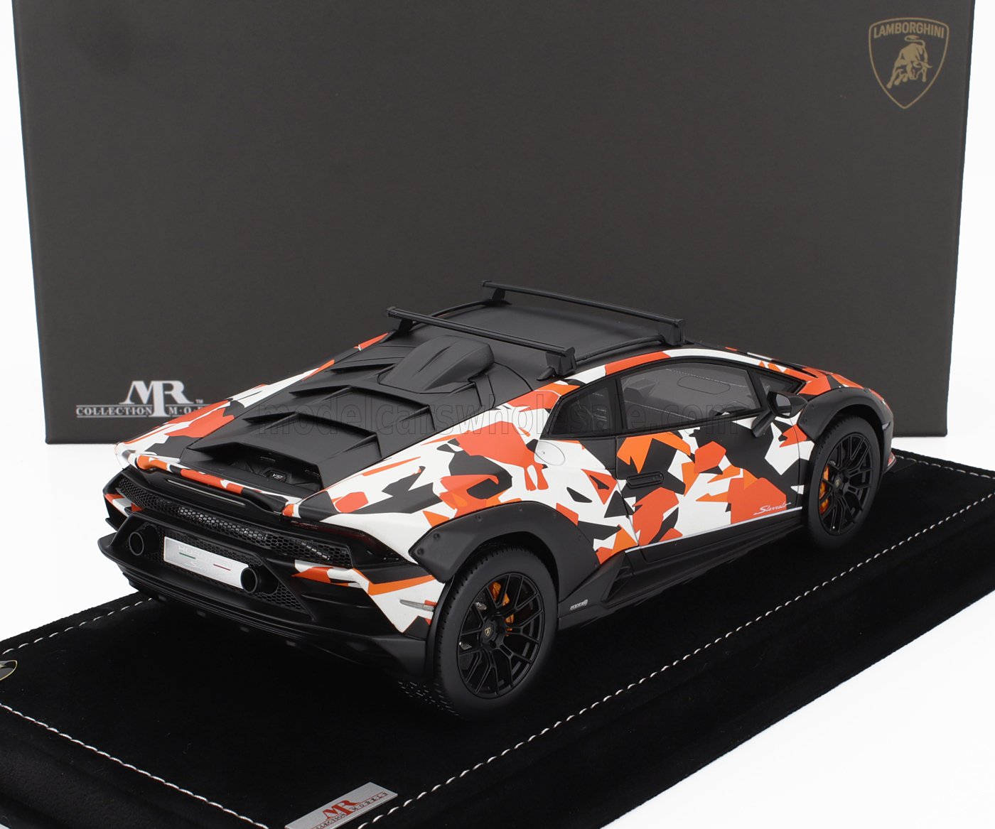 Lamborghini-Modellauto im Maßstab 1:18 in orange-weiß-schwarzer Tarnoptik, jetzt online erhältlich
