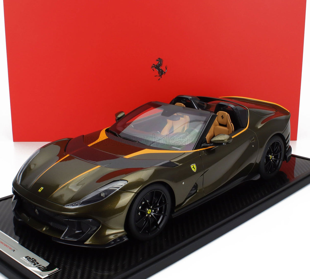 FERRARI | 812 COMPETIZIONE A SPIDER 2022 - CON VETRINA - MIT VITRINE