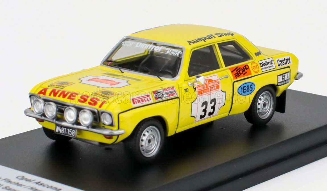 Voiture miniature Opel Ascona de rallye jaune avec livrée numéro 33, présentée sur socle noir — Vroomi