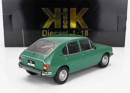 Modellino Alfa Romeo Alfasud in scala 1:18 in metallo verniciato, esposto nella confezione KK Scale, disponibile su Vroomi.