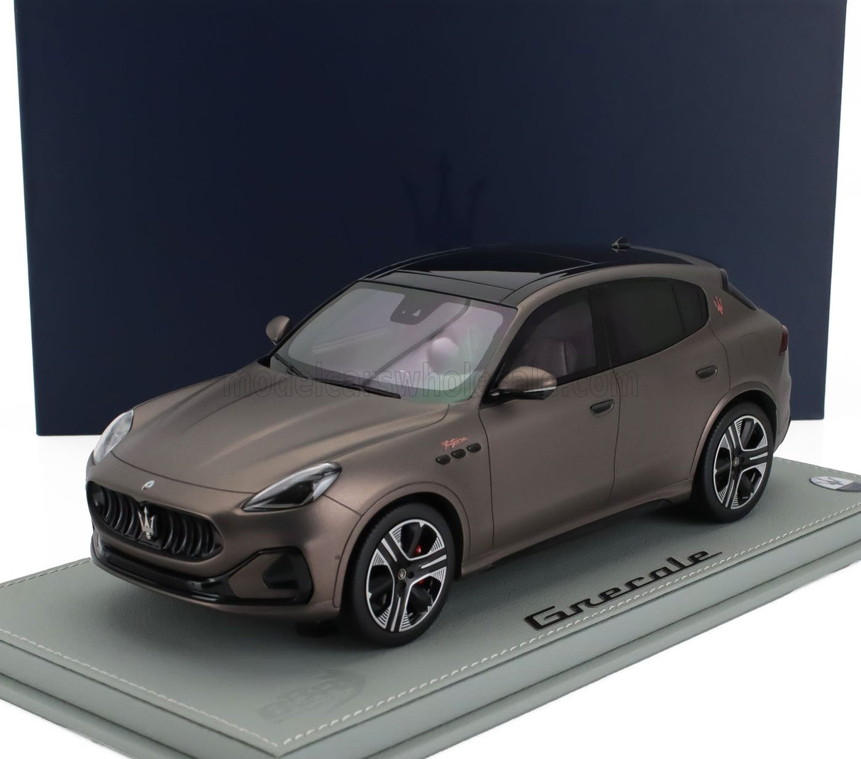 MASERATI | GRECALE FOLGORE SUV 2022 - CON VETRINA - WITH SHOWCASE