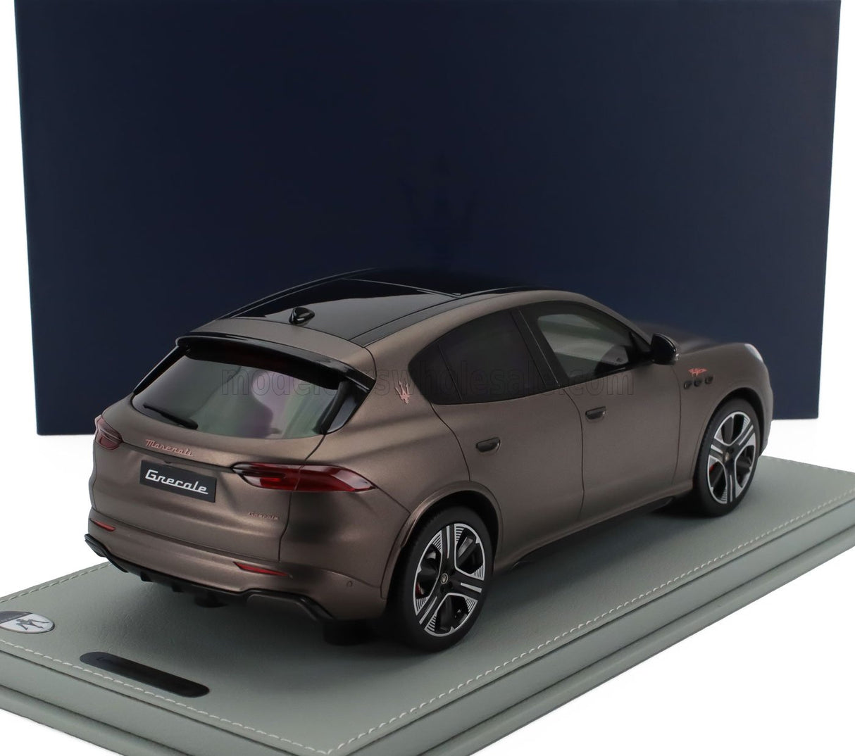 MASERATI | GRECALE FOLGORE SUV 2022 - CON VETRINA - WITH SHOWCASE