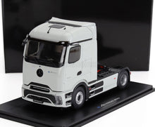 MERCEDES BENZ - E-ACTROS 600 TRACTOR DE DOS EJES 2025 - BLANCO Maqueta de coche en Vroomi