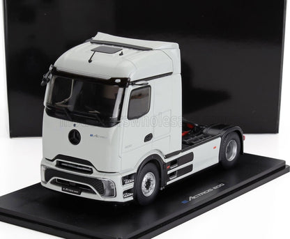 MERCEDES BENZ - E-ACTROS 600 TRACTOR DE DOS EJES 2025 - BLANCO Maqueta de coche en Vroomi