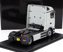 MERCEDES BENZ - E-ACTROS 600 TRACTOR DE DOS EJES 2025 - BLANCO Maqueta de coche en Vroomi