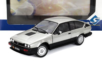 Voiture miniature Alfa Romeo Alfetta GTV6 argent, réplique die-cast détaillée avec finitions noires et jantes classiques — Vroomi