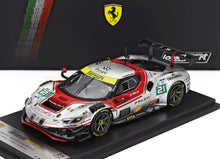 FERRARI - 296 LMGT3 V6 biturbo de 3,0 l del equipo Vista AF Corse n.º 21, 2.º puesto en la categoría LMGT3 de las 24 Horas de Le Mans 2025: Alessio Rovere, Simon Mann, François Heriau - Rojo plateado