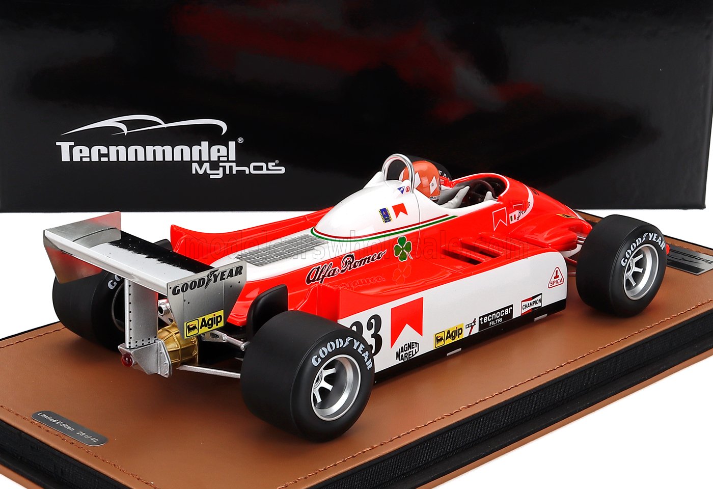 ALFA ROMEO - F1 179 N 23 EAST USA GP (with pilot figure) 1980 BRUNO GIACOMELLI - WHITE RED Scale model car on Vroomi