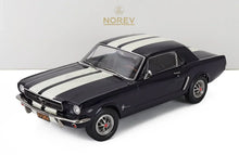FORD EE. UU. - MUSTANG COUPÉ CON TECHO RÍGIDO 1965 - AZUL Y BLANCO - Tienda de maquetas de coches Vroomi Scale