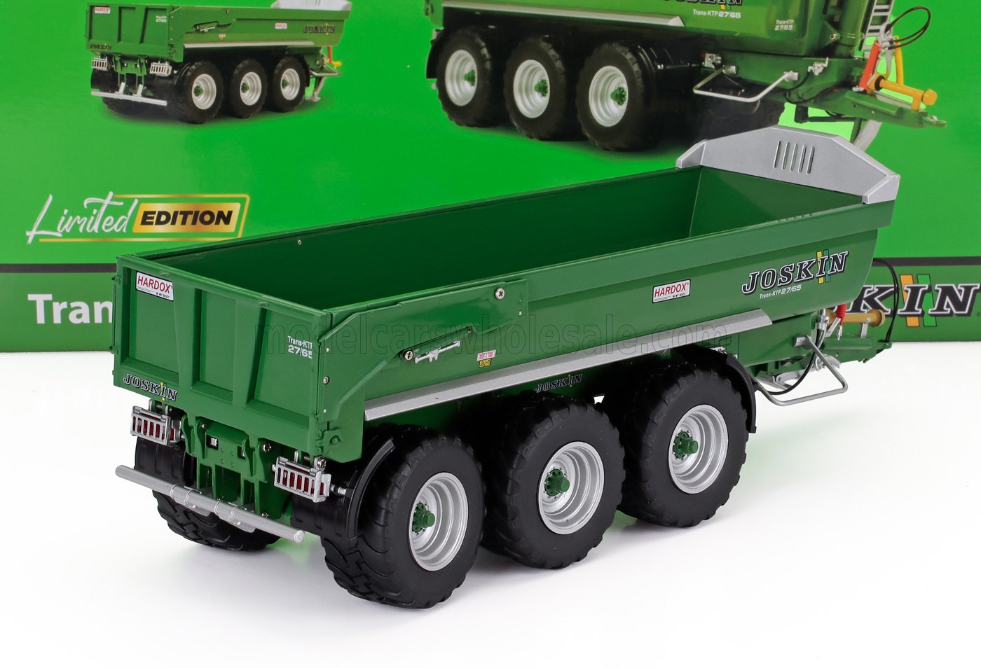 Green Joskin Trans-KTP 27/65 scale model trailer with three wheels, available exclusively at Vroomi