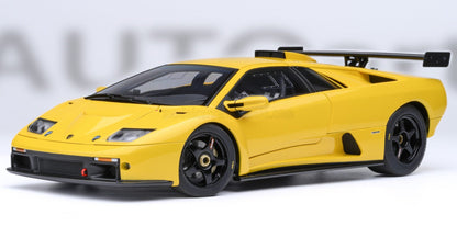 Maqueta de un Lamborghini Diablo de carreras en color amarillo, con llantas negras y alerón trasero, a la venta en Vroomi