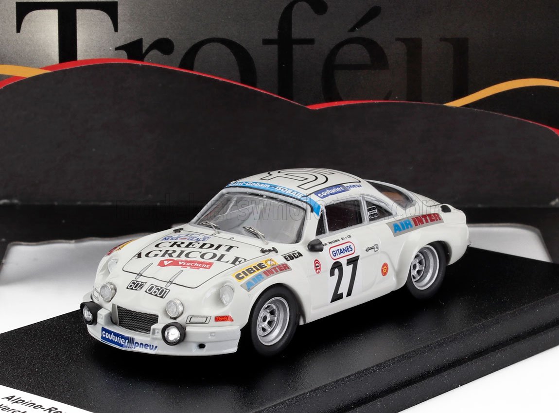 Wit Alpine met nummer 27 en sponsorlogo’s, verkrijgbaar bij Vroomi