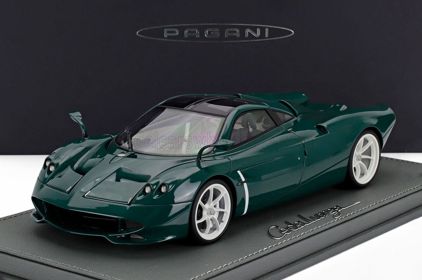 PAGANI - HUAYRA CODALUNGA 2022 - CON VETRINA - WITH SHOWCASE - BRITISH RACING GREEN
