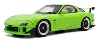 Coche a escala Mazda RX-7 verde con llantas personalizadas y alerón trasero, ideal para coleccionistas — Vroomi