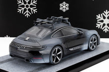 PORSCHE - 911 992-2 CARRERA S COUPE 2024 - CHRISTMAS EDITION 2025 WITH SKI AND SNOW EFFECT - CON VETRINA - WITH SHOWCASE - BLACK