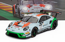 PORSCHE - 911 991-2 GT3 R del equipo GPX Racing, Gulf, n.º 12, 24 Horas de Spa 2020, Matt Campbell - Patrick Pilet - Mathieu Jaminet - Azul claro y rojo