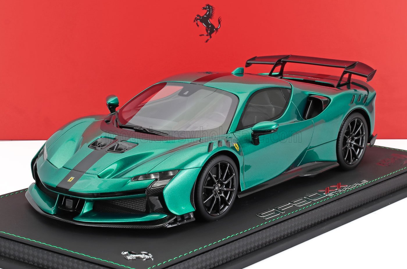 FERRARI - SF90 XX STRADALE 2024 - CON VETRINA - WITH SHOWCASE - GREEN JEWEL - BLACK
