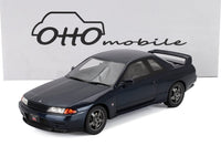 Voiture miniature Nissan Skyline GT-R bleu foncé par Otto Mobile, présentée pour les collectionneurs Vroomi.