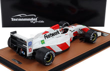 FOOTWORK – F1 FA13 MUGEN HONDA Nr. 10 GP VON BELGIEN MIT REGENREIFEN (mit Fahrerfigur) 1992 AGURI SUZUKI – WEISS-ROT