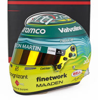 Casque de course Aston Martin, miniature de collection Vroomi avec logos Valvoline, Bell et Oakley