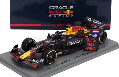 RED BULL - F1  RB21 TEAM ORACLE RED BULL RACING N 1 WINNER MONZA ITALY GP (WITH PIT BOARD ORACLE 50 WINS) 2025 MAX VERSTAPPEN - BLUE YELLOW RED