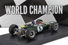 LOTUS - F1  33 N 5 VINCITORE DEL CAMPIONATO MONDIALE GP BRITANNICO 1965 JIM CLARK - CON FIGURINA DEL PILOTA - VERDE GIALLO