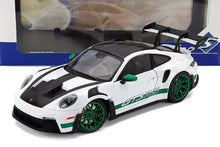 PORSCHE - 911 992 GT3 RS CON PAQUETE WEISSACH, COUPÉ 2024 - BLANCO Y VERDE