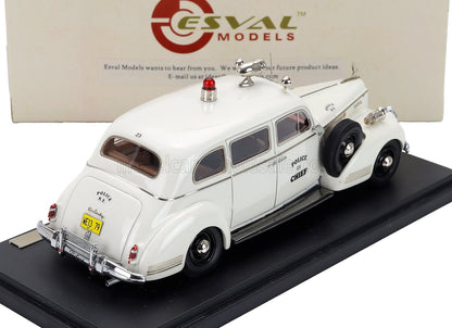PACKARD - 160 SEDAN AMBULANCE BY HENNEY 1942 - WHITE