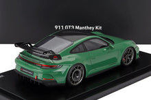 PORSCHE - 911 992-2 GT3 Coupé Manthey Kit 2024 - met vitrine - AURATIUM GREEN