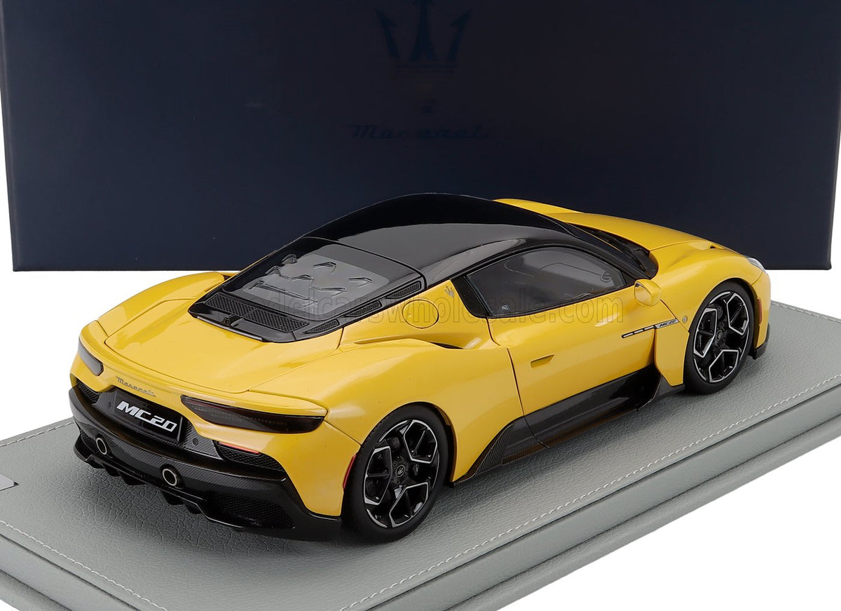 Maserati MC20 2020 Giallo Genio with Showcase Maserati Models 1:18 scale model - image 2