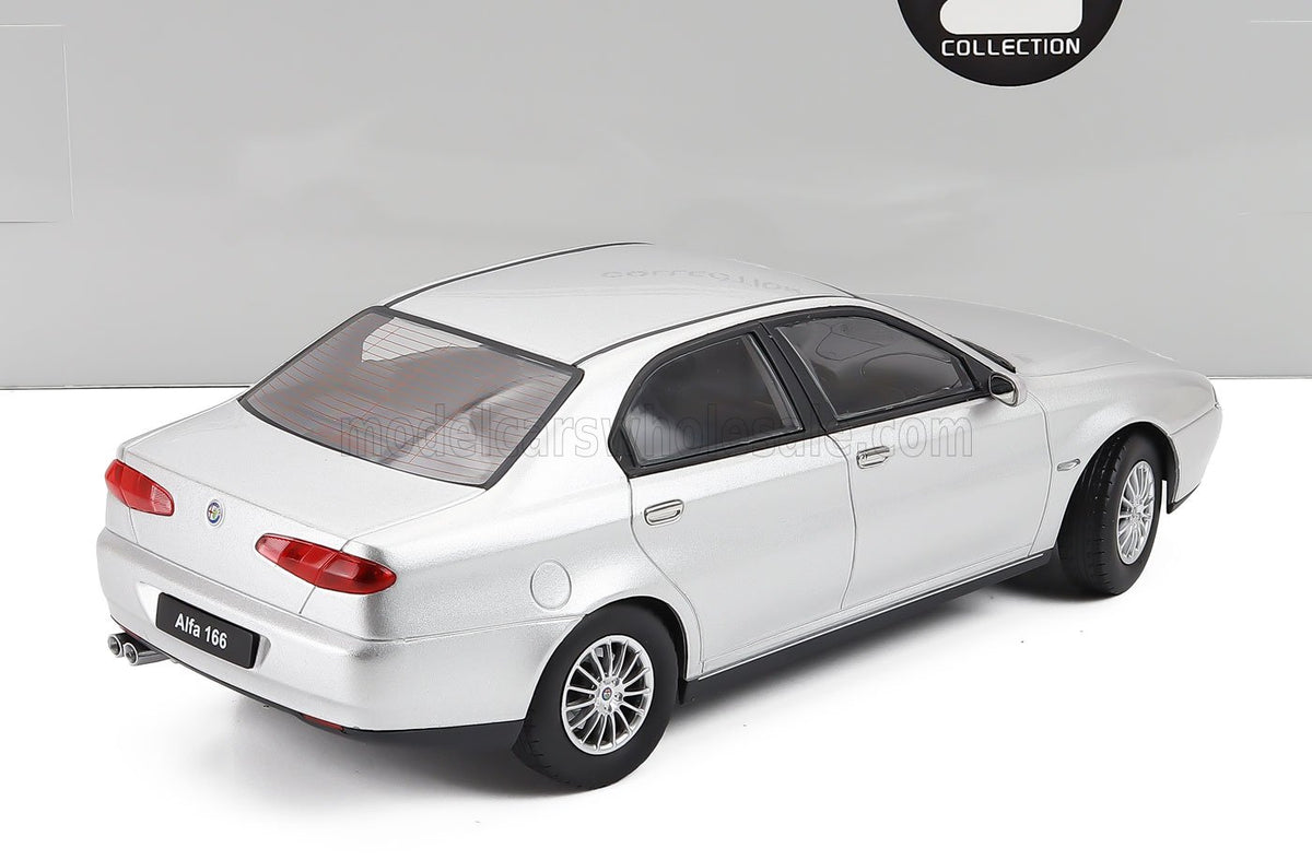 Alfa Romeo 166 1999 Silver Triple 9 1:18 scale model - image 2